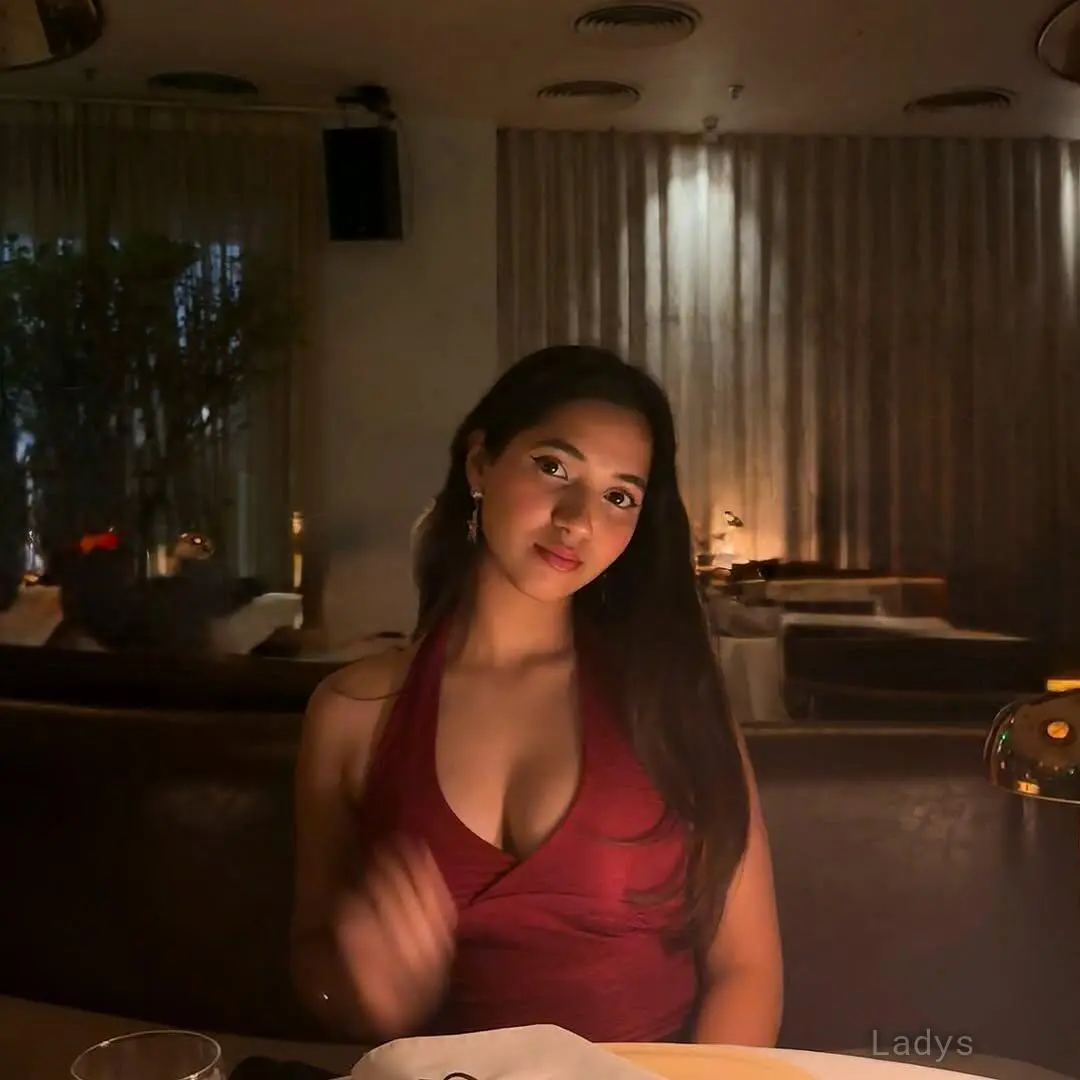 Lana, 23 years beautiful nude Tiruchirapalli escorts girl, height 154 sm, Weight  kg