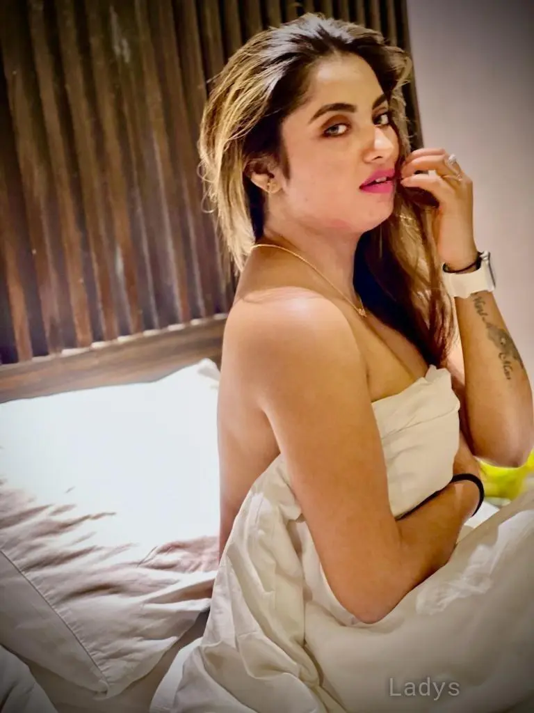 Lucille, 24 years beautiful nude Tiruchirapalli escorts girl, height 155 sm, Weight kg