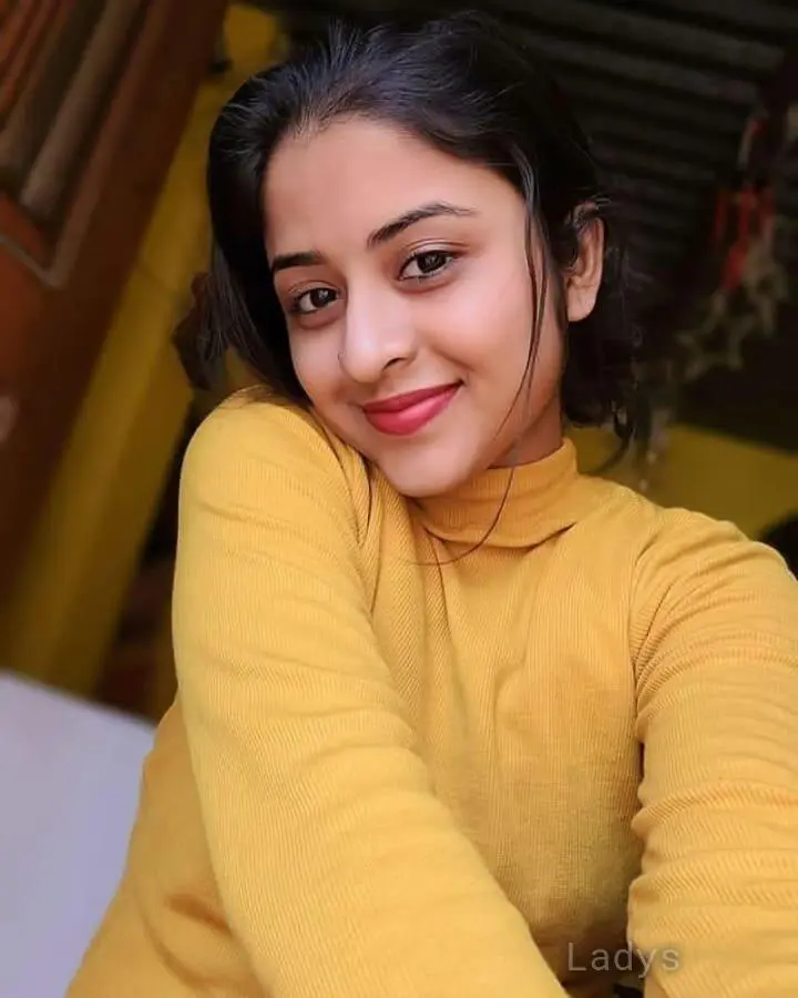 Mia, 21 years old Tirupati escort girl with big tits, height 154 sm, Weight kg