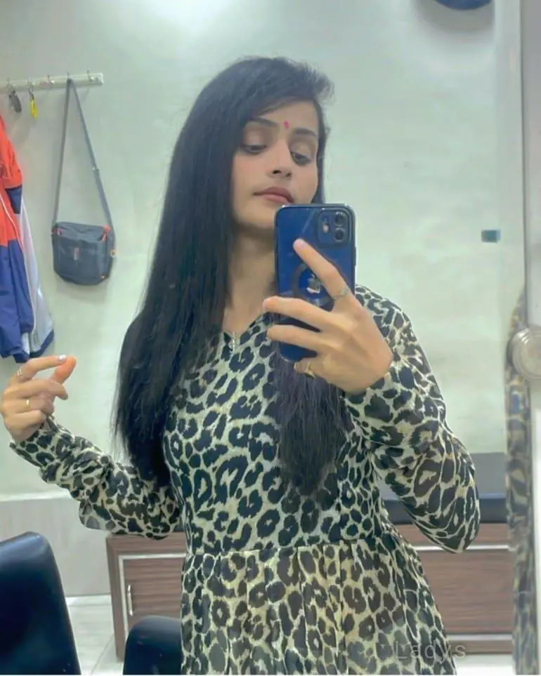 Anushka, 22 years beautiful nude Tirupati escorts girl, height 153 sm, Weight kg