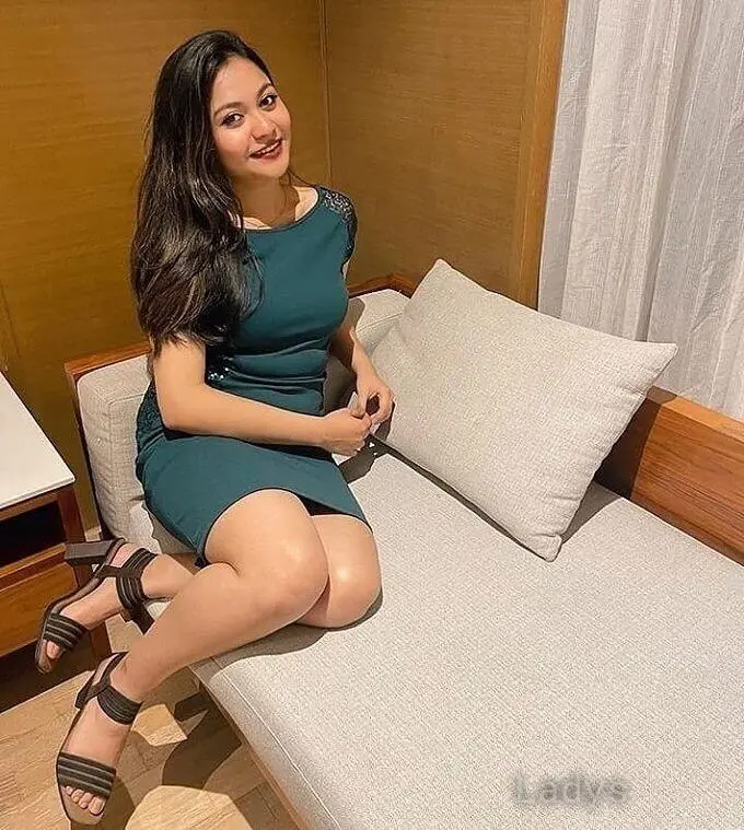 Somya, 23 years beautiful nude Tirupati escorts girl, height 183 sm, Weight kg