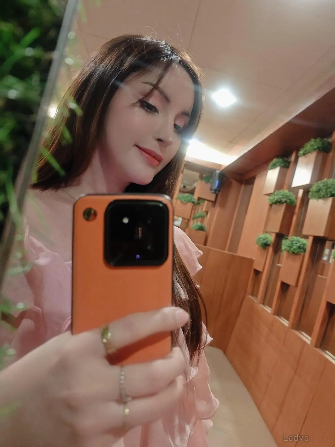Laura, 25 years sexy hot local Táizhōng excorts girl, height  sm, Weight  kg