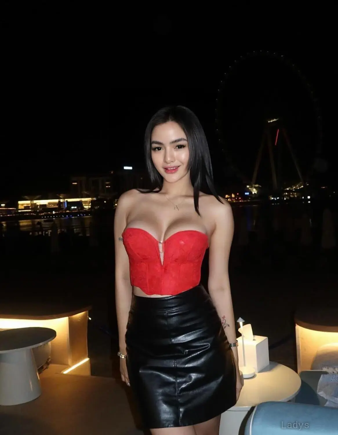 Simone,  years old Tokyo escort girl with big tits, height  sm, Weight  kg