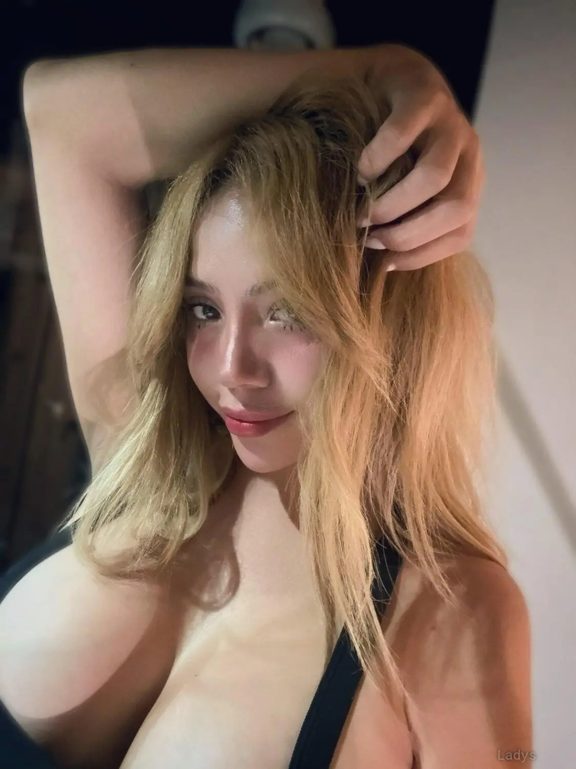 Bella, 24 years beautiful nude Tokyo escorts girl, height 150 sm, Weight 50 kg