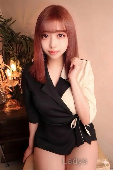 Emi, 24 years beautiful nude Tokyo escorts girl, height 159 sm, Weight 44 kg