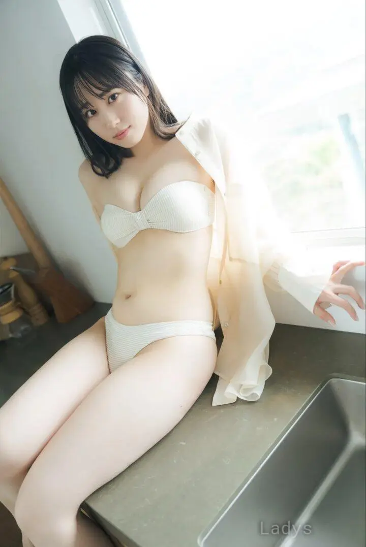 Shimizu, 25 years beautiful nude Tokyo escorts girl, height 158 sm, Weight kg