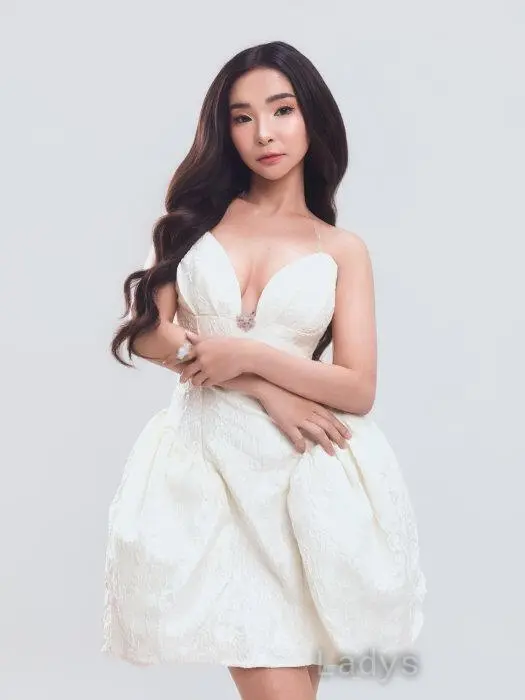 Takara, 21 years beautiful nude Tokyo escorts girl, height 165 sm, Weight 51 kg