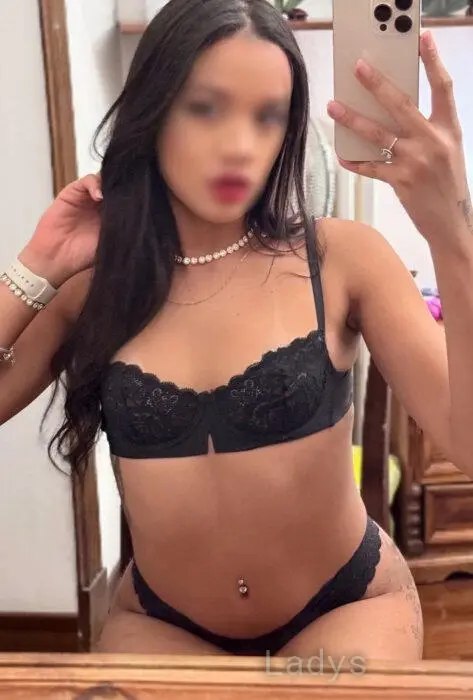 Carolina, 22 years beautiful nude Torino escorts girl, height 167 sm, Weight 56 kg