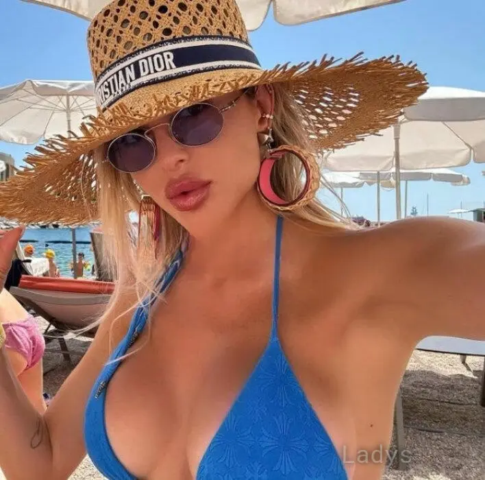 Elena, 28 years beautiful nude Torino escorts girl, height 168 sm, Weight 64 kg