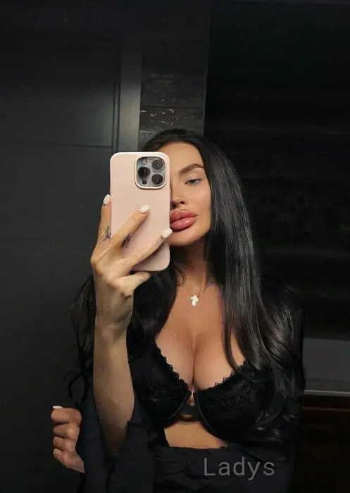 Karina, 27 years beautiful nude Torino escorts girl, height 166 sm, Weight 52 kg