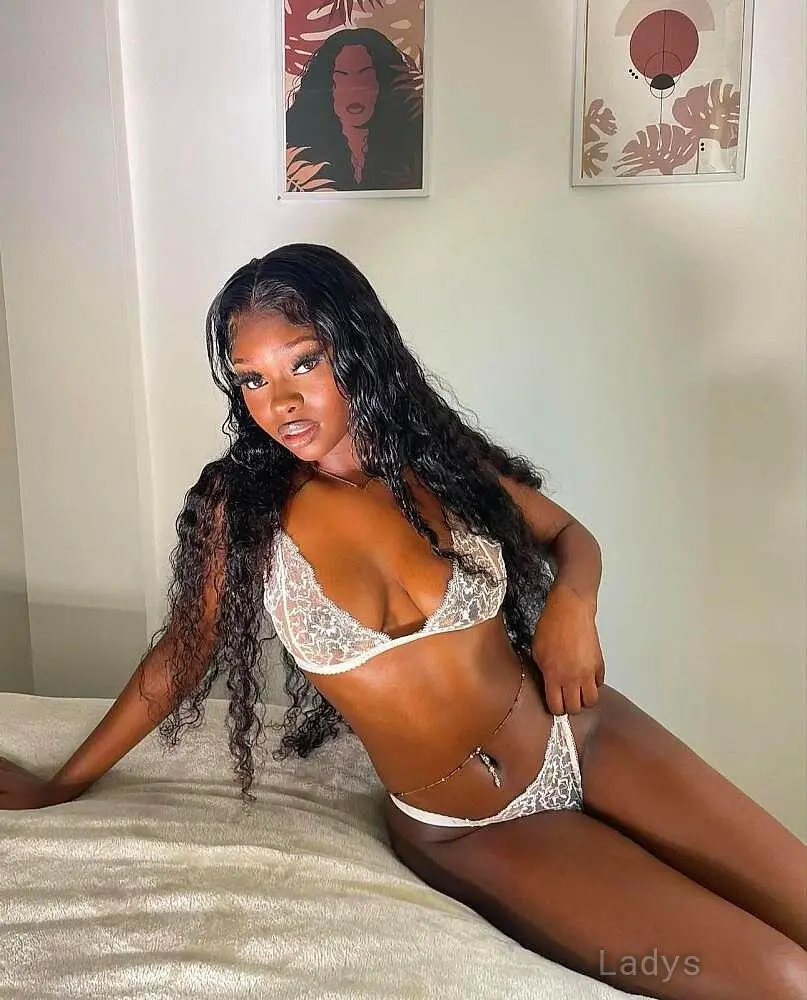Kimmy, 27 years beautiful nude Torino escorts girl, height 140 sm, Weight 60 kg