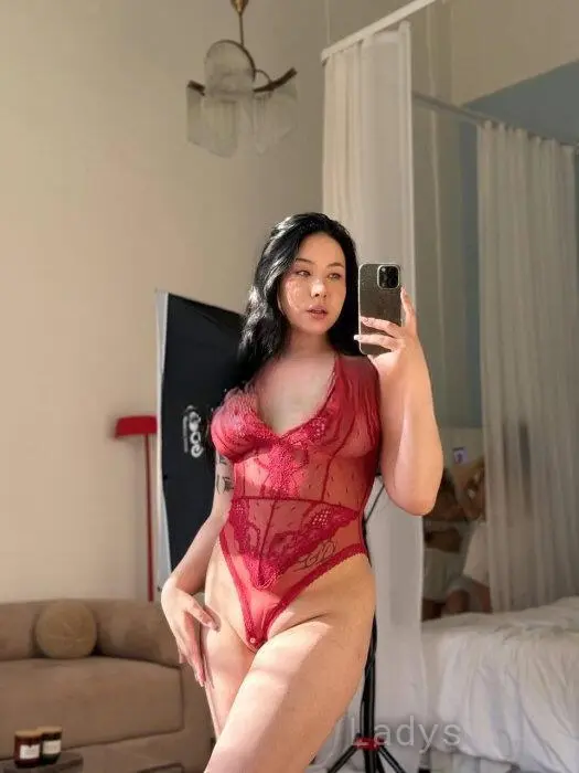 Lola, 28 years beautiful nude Torino escorts girl, height 172 sm, Weight 75 kg