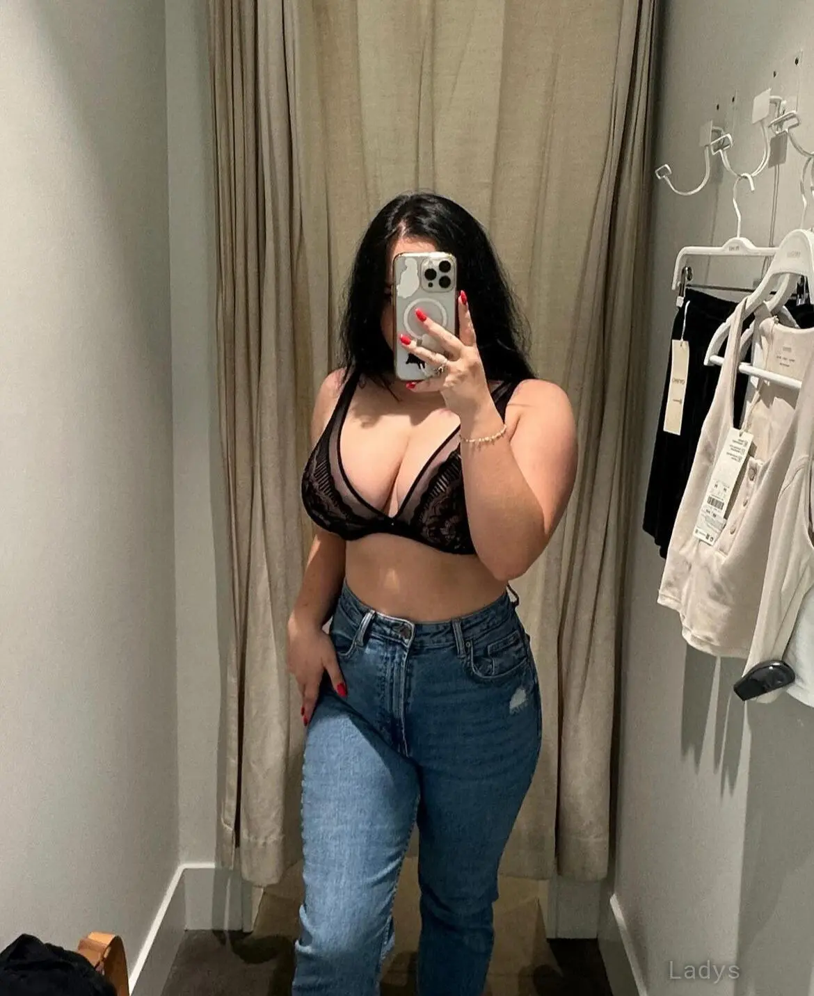 Amanda scott, 25 years beautiful nude Toronto escorts girl, height 135 sm, Weight 46 kg