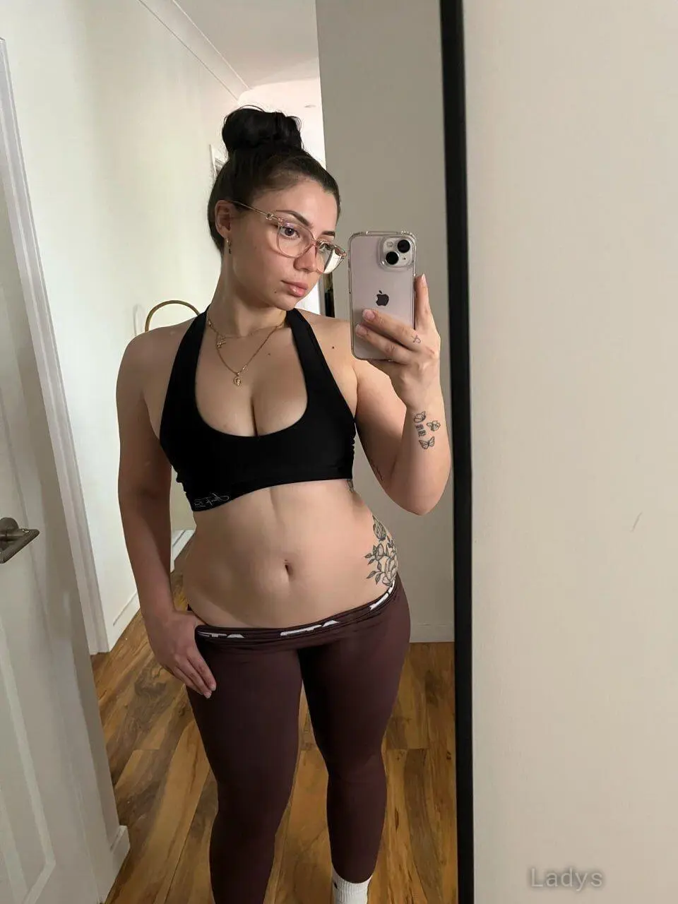 Casual sex with no headaches, 27 years beautiful nude Toronto escorts girl, height 160 sm, Weight 60 kg