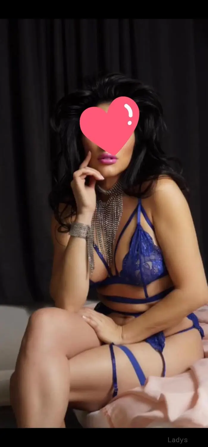 Maria Bambina, 32 years beautiful nude Toronto escorts girl, height 170 sm, Weight 61 kg