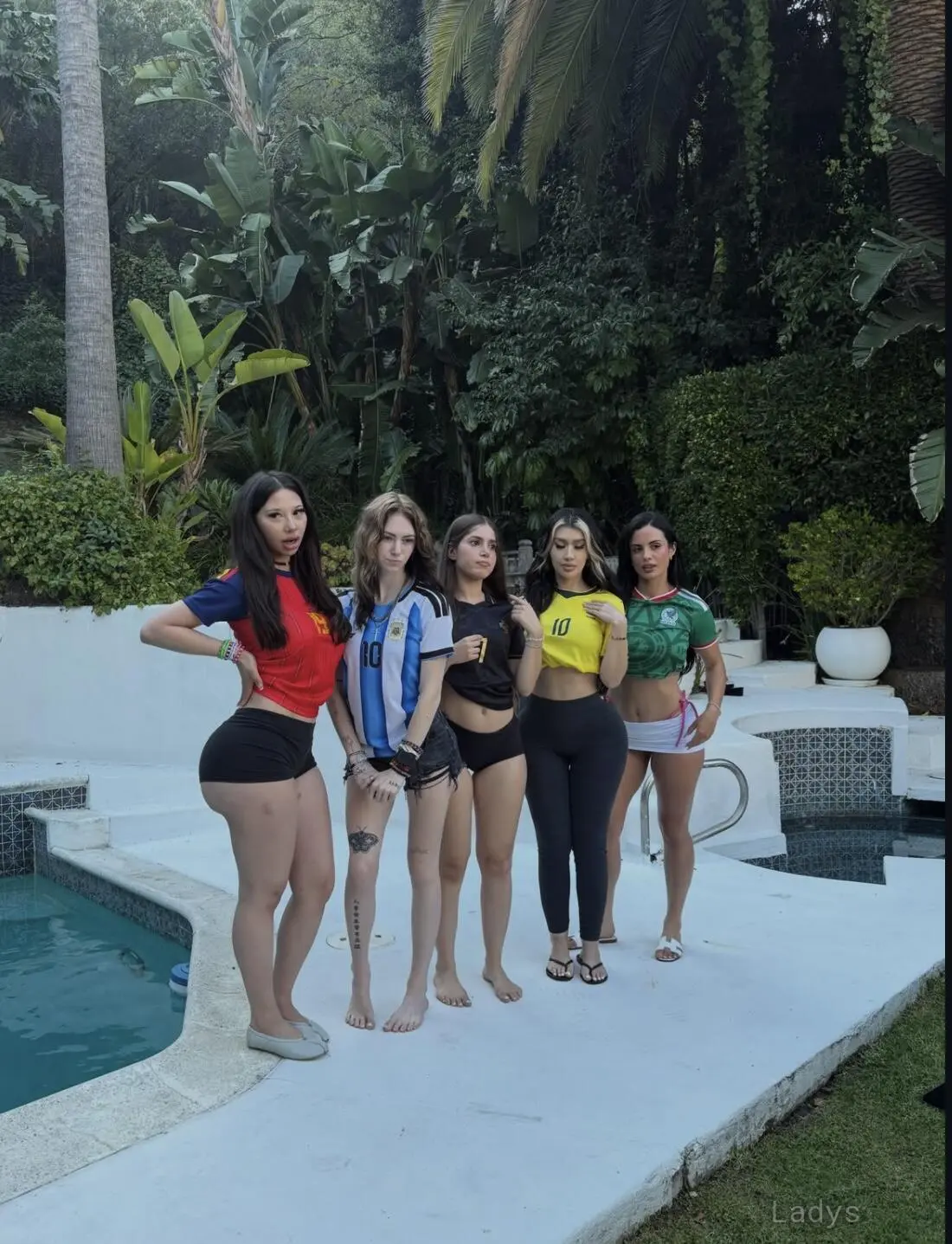 YOUR ANAL ADDICTED YOUNG NEIGHBOR XO IRL, 25 years beautiful nude Toronto escorts girl, height 170 sm, Weight 70 kg