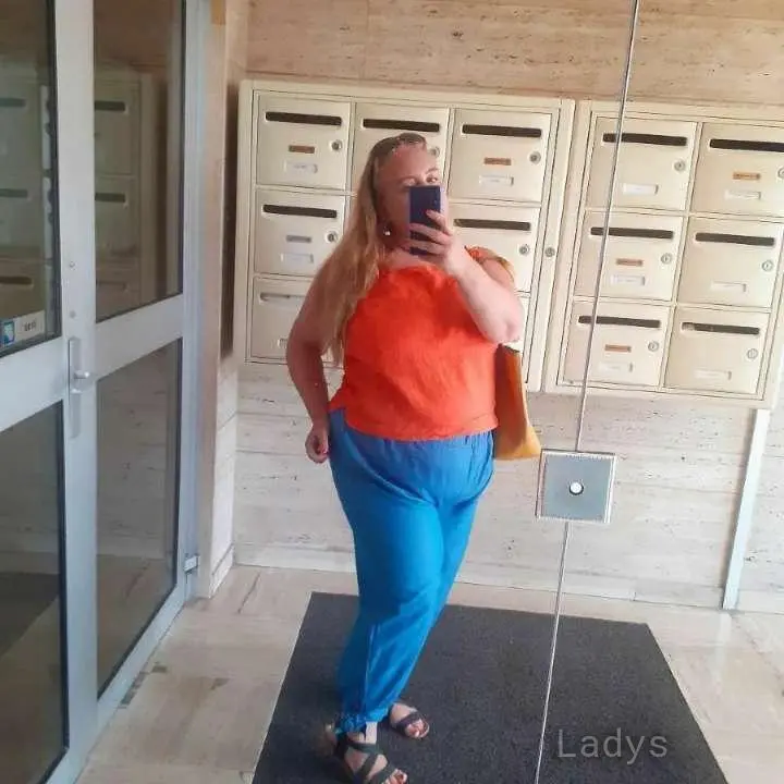 Audrey, 27 years beautiful nude Toulon escorts girl, height 175 sm, Weight 67 kg
