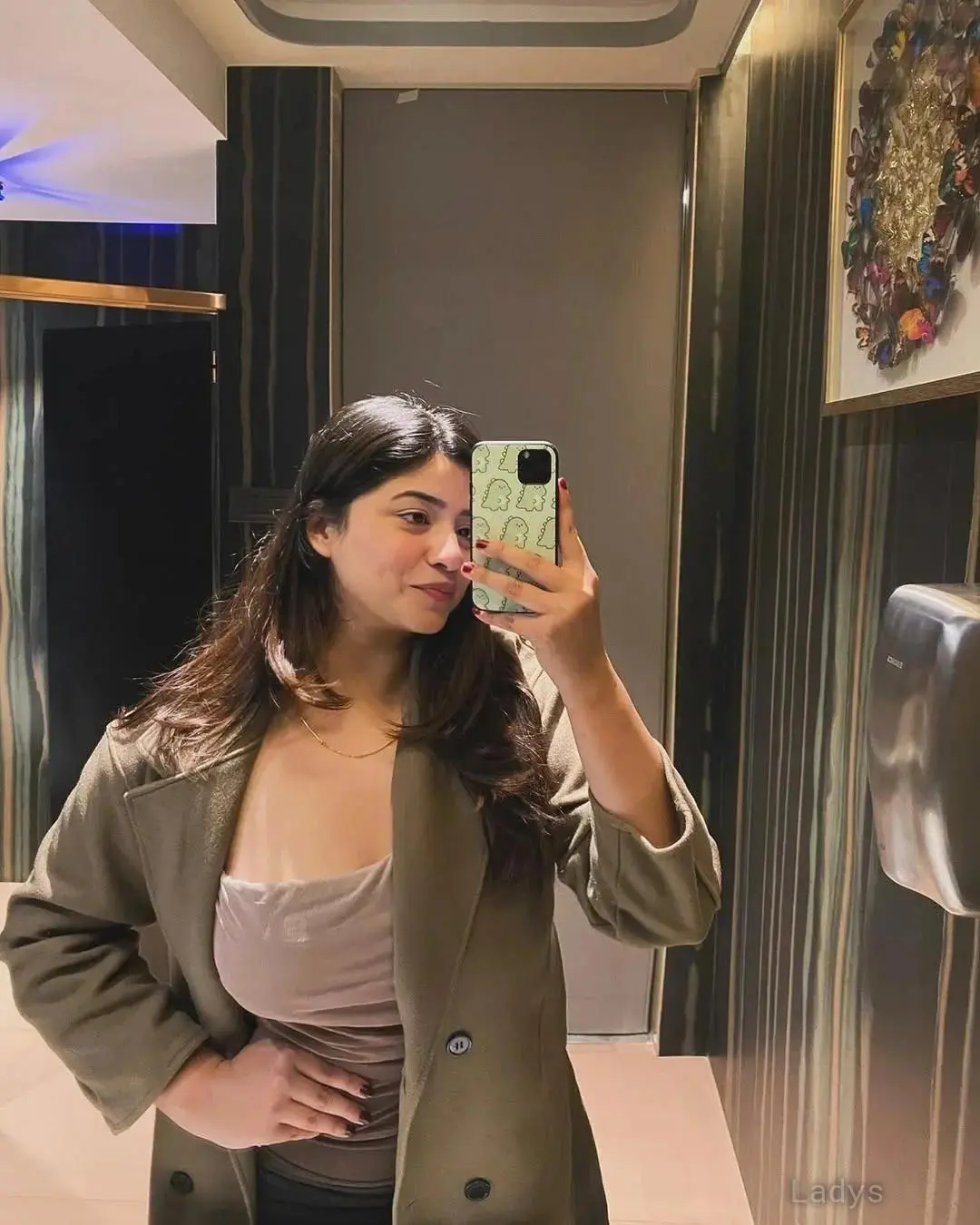 Mina, 23 years old Trang escort girl with big tits, height 153 sm, Weight  kg