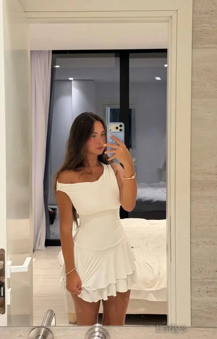 I’m available for hook up, 24 years beautiful nude Tucson escorts girl, height 160 sm, Weight 55 kg
