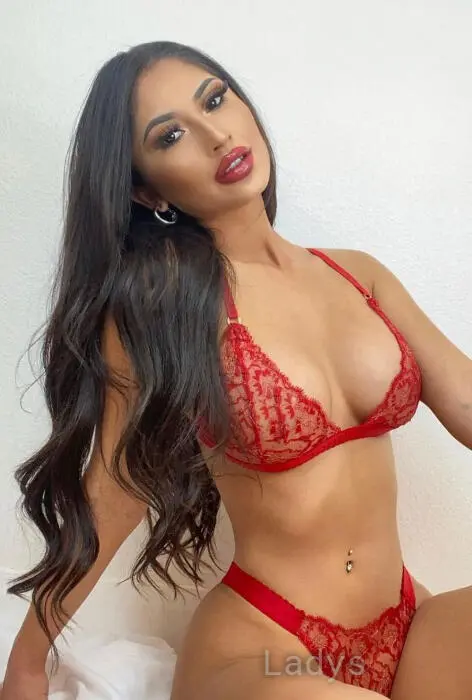 Kelly, 29 years beautiful nude Tulum escorts girl, height 165 sm, Weight 64 kg