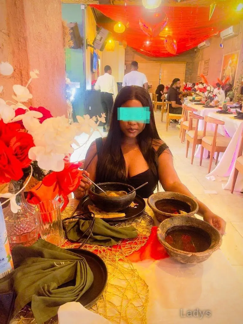 Annie, years old Tunis escort girl with big tits, height sm, Weight kg
