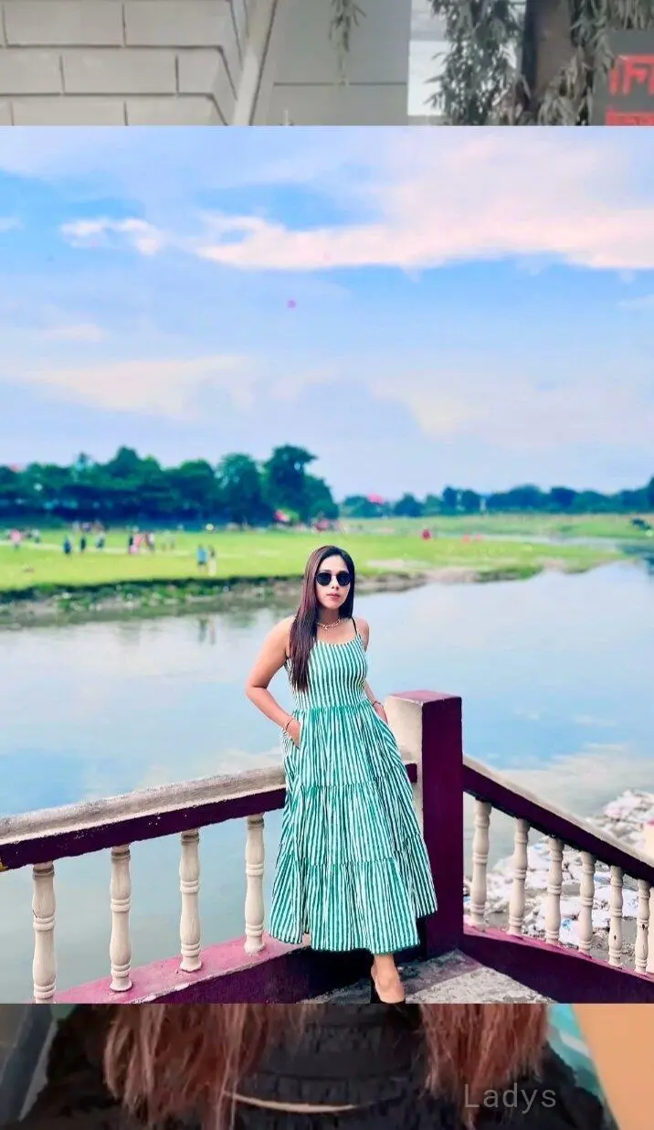 Emily,  years old Udaipur escort girl with big tits, height  sm, Weight  kg