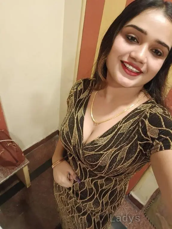 Kate, 21 years old Udaipur escort girl with big tits, height 154 sm, Weight kg