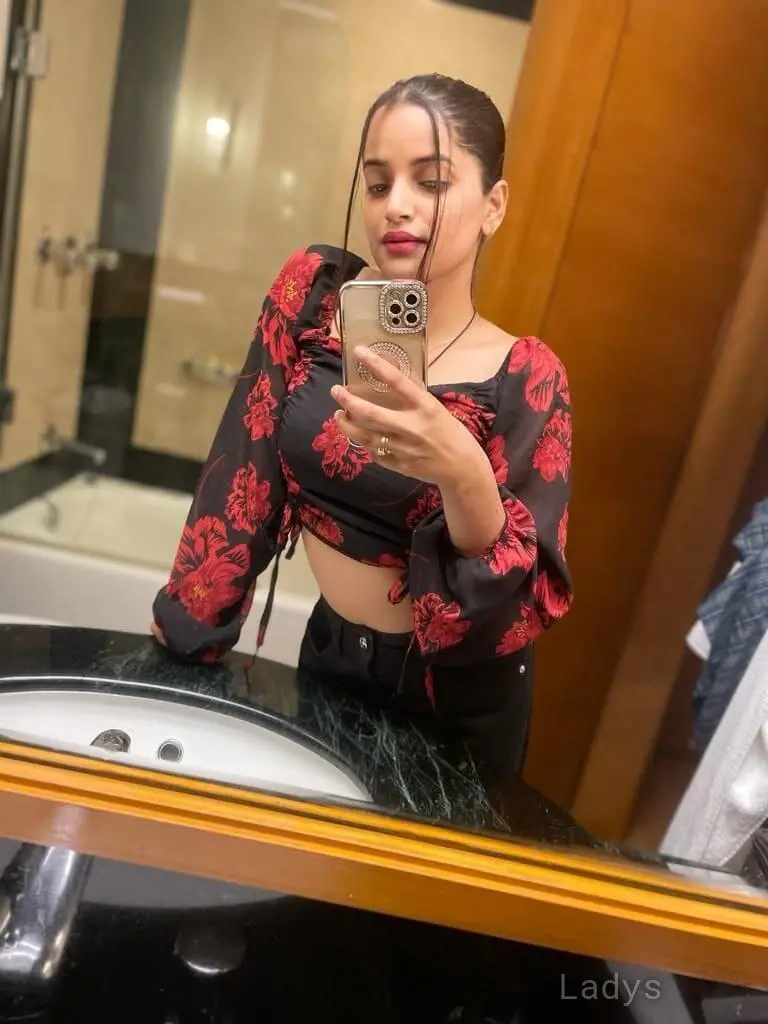 Minakshi, 21 years old Udaipur escort girl with big tits, height 160 sm, Weight kg