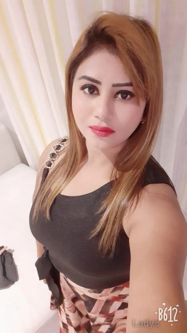Morgan, 22 years old Udaipur escort girl with big tits, height 153 sm, Weight  kg