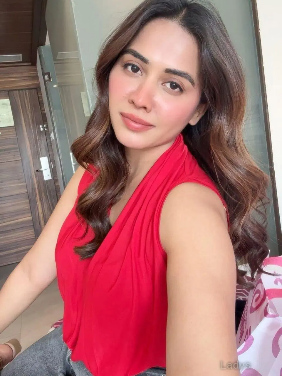 Pallavi, 23 years old Udaipur escort girl with big tits, height 154 sm, Weight kg