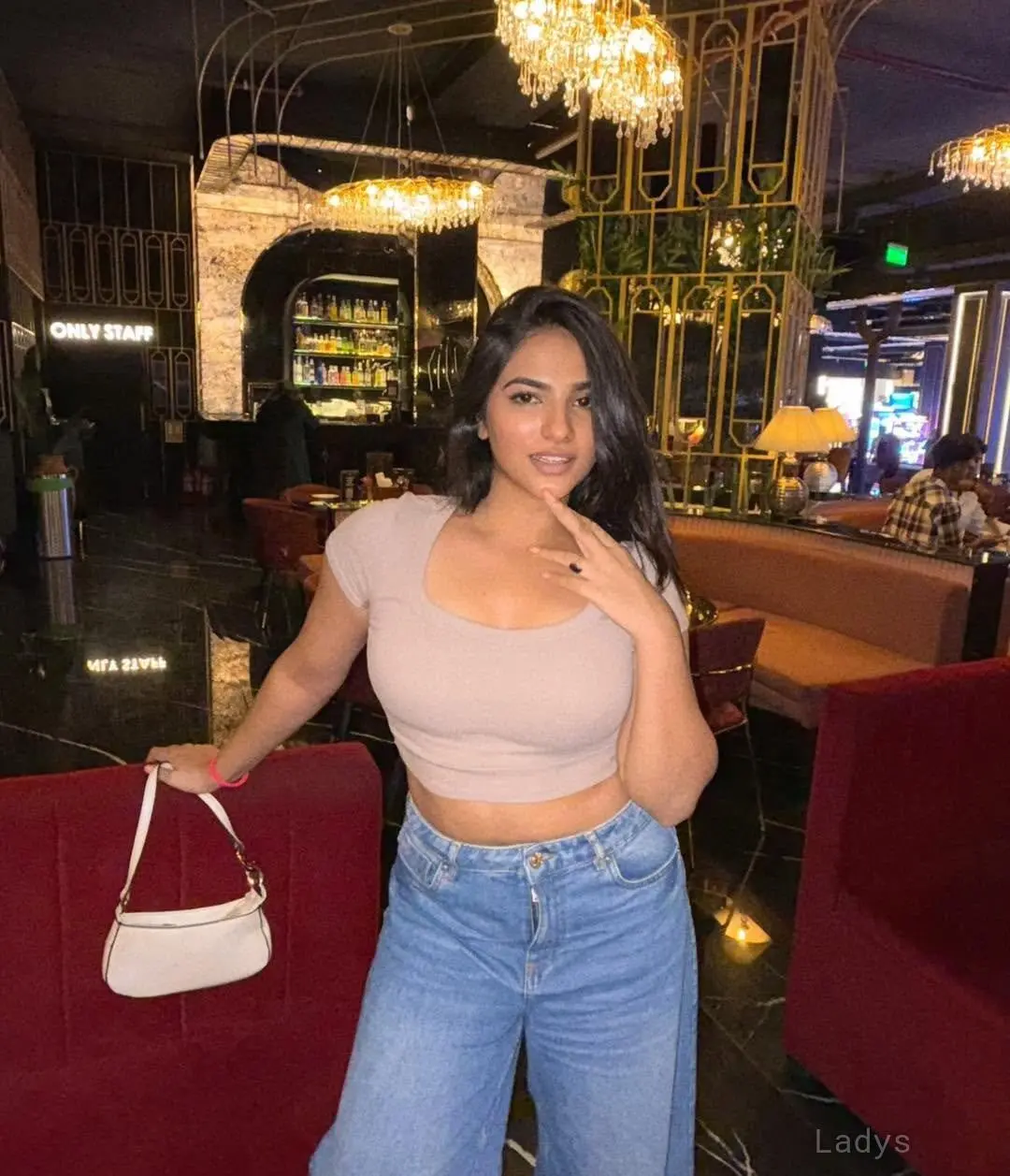 Pallavi, 22 years old Udaipur escort girl with big tits, height 154 sm, Weight kg