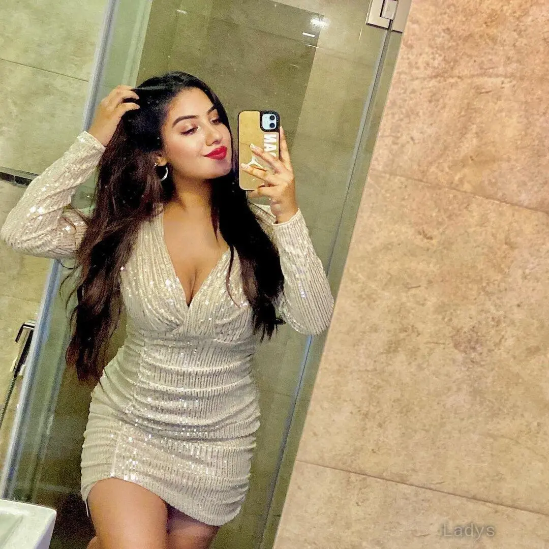 Pamela, 21 years old Udaipur escort girl with big tits, height 154 sm, Weight  kg