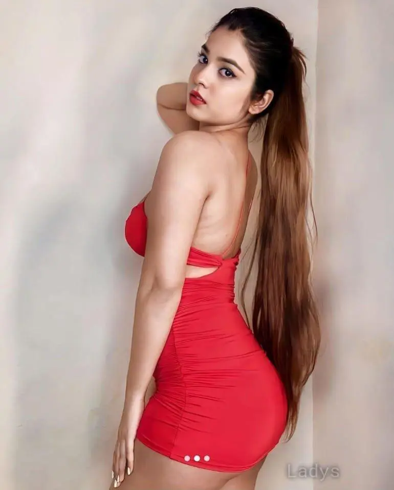 Emma, 22 years old Ulhasnagar escort girl with big tits, height 170 sm, Weight kg