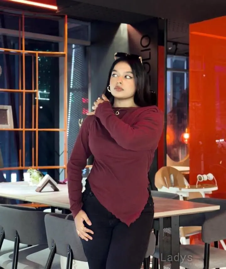 Anushka, 22 years old Vadodara escort girl with big tits, height 165 sm, Weight  kg