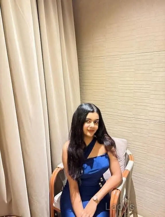 Monika, 21 years old Vadodara escort girl with big tits, height 154 sm, Weight kg