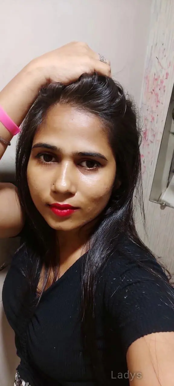 Himani, 23 years beautiful nude Vadodara escorts girl, height 154 sm, Weight kg