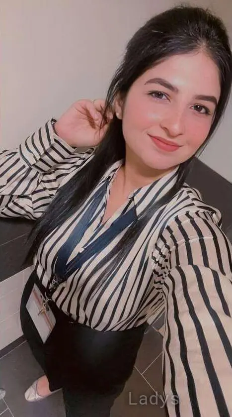 Nidhi, 24 years beautiful nude Vadodara escorts girl, height 154 sm, Weight  kg