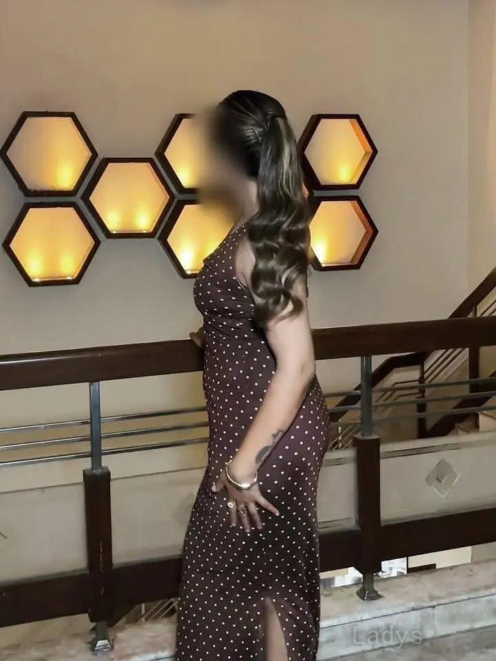 Roshni, 21 years beautiful nude Vadodara escorts girl, height 154 sm, Weight kg