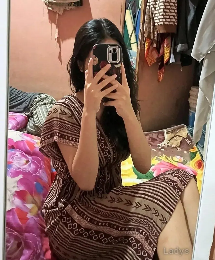 Trisha, 24 years beautiful nude Vadodara escorts girl, height 158 sm, Weight kg