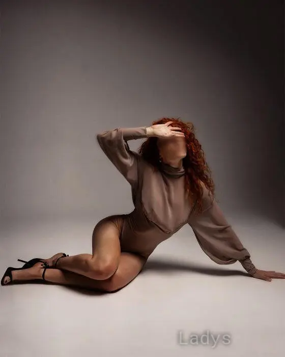 Lidia Velvet, 39 years beautiful nude Valencia escorts girl, height 166 sm, Weight 53 kg