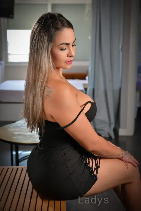 Valentina, 35 years beautiful nude Valencia escorts girl, height 162 sm, Weight 55 kg