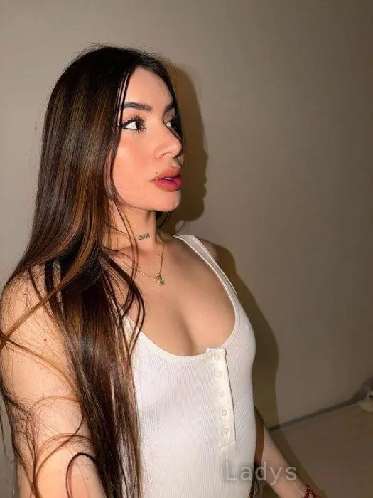 Victoria, 24 years beautiful nude Valencia escorts girl, height 170 sm, Weight 55 kg