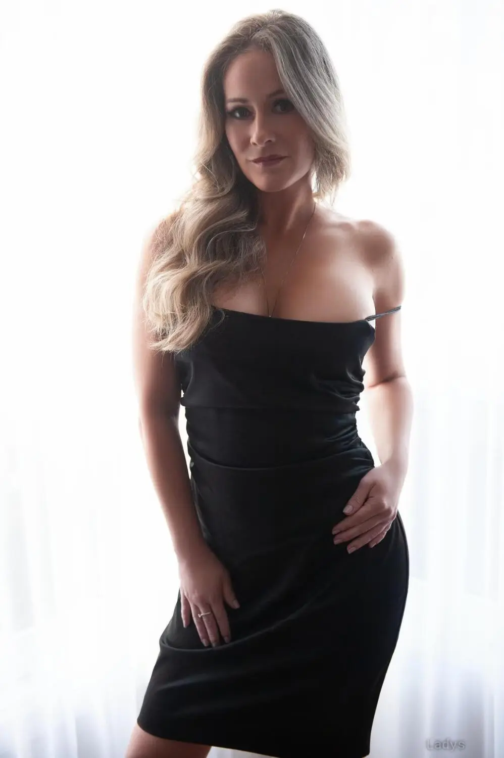 Anabella Rose, 32 years beautiful nude Vancouver escorts girl, height 158 sm, Weight 57 kg