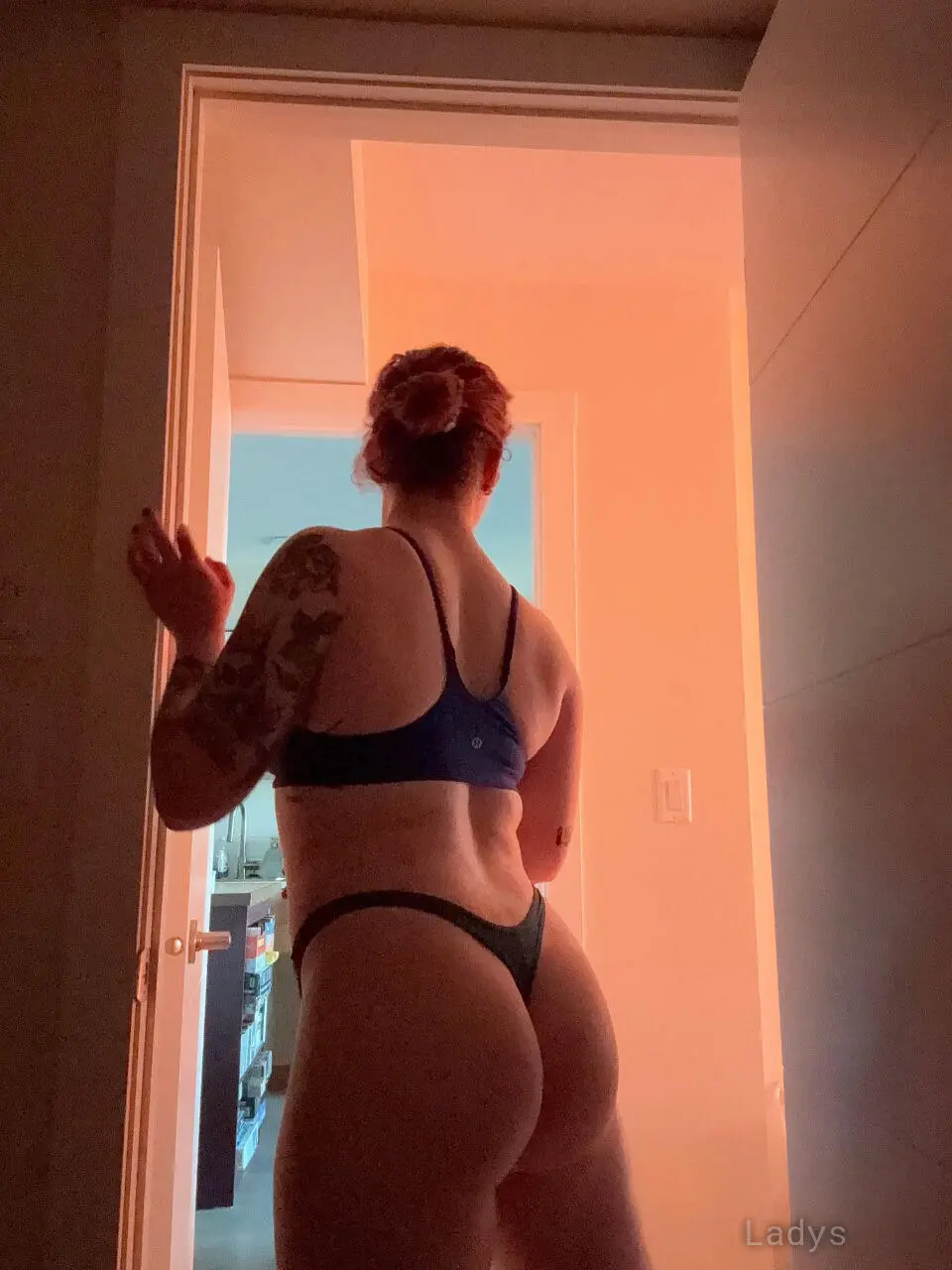 Bridgette Blair, 20 years beautiful nude Vancouver escorts girl, height 169 sm, Weight 62 kg