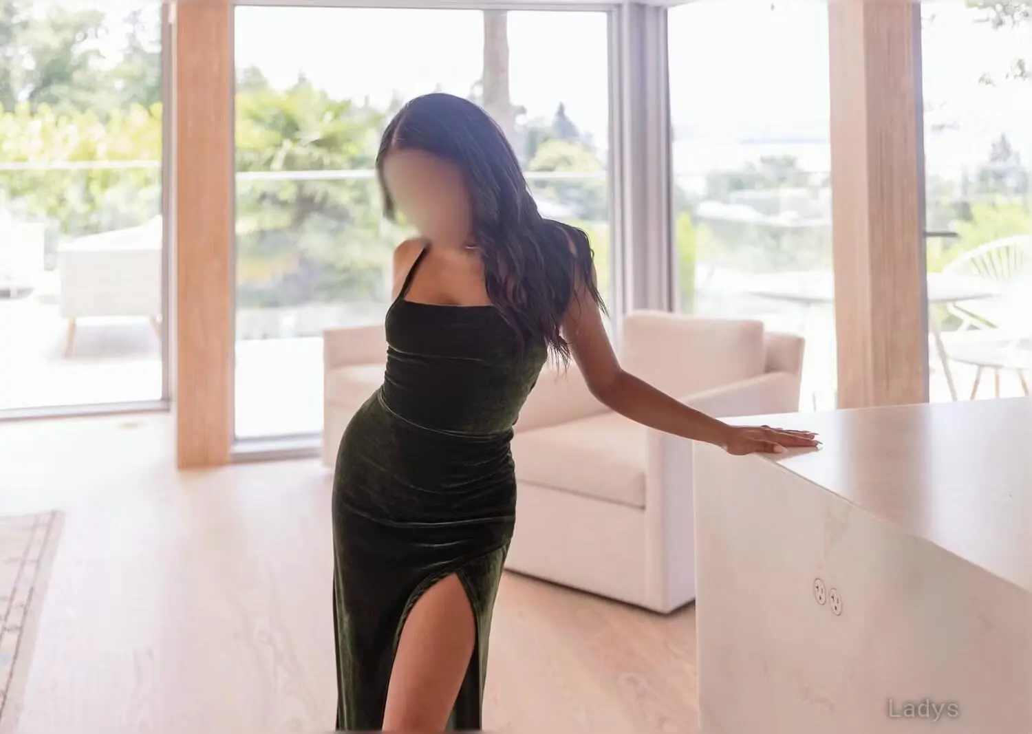 Sarah Katzs, 25 years beautiful nude Vancouver escorts girl, height 158 sm, Weight 55 kg