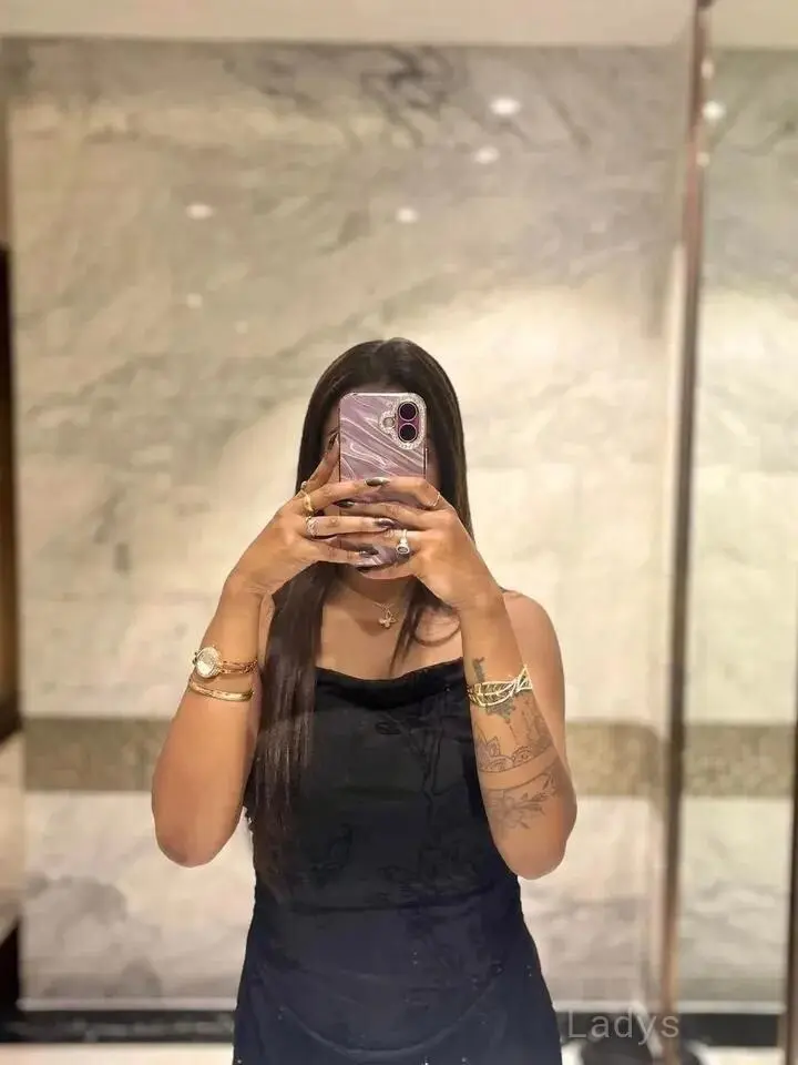 Anushka, 22 years beautiful nude Vapi escorts girl, height 170 sm, Weight  kg