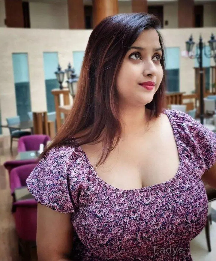 Priya, 25 years beautiful nude Vapi escorts girl, height 168 sm, Weight  kg