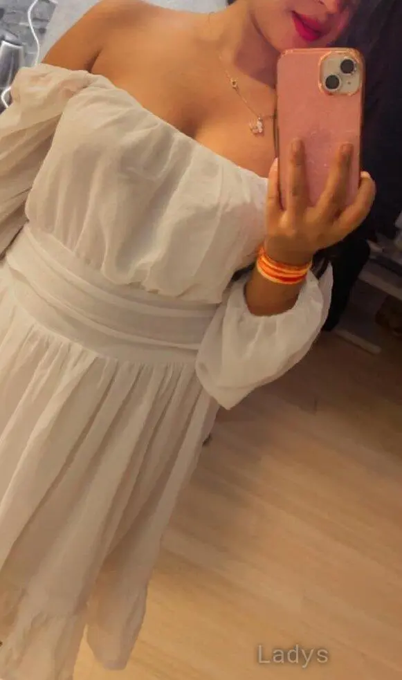 Sneha, 21 years old Varanasi escort girl with big tits, height 153 sm, Weight kg