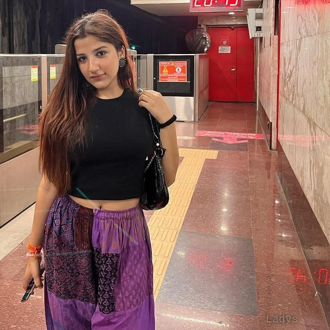 Nashik, 20 years beautiful nude Varanasi escorts girl, height 152 sm, Weight kg