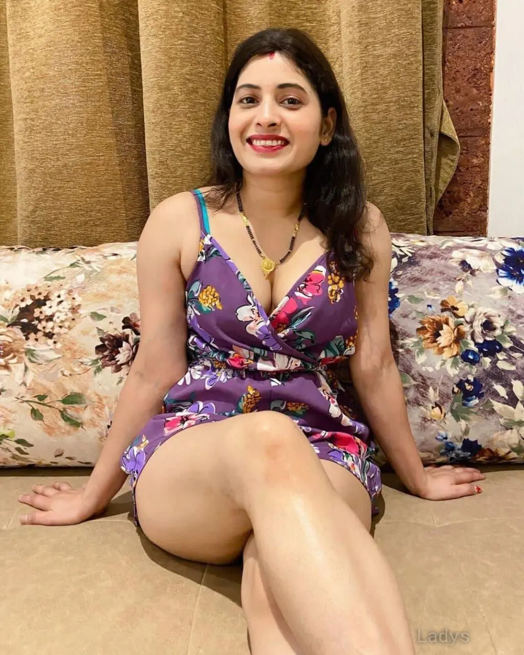 Rousy, 21 years beautiful nude Varanasi escorts girl, height 157 sm, Weight kg